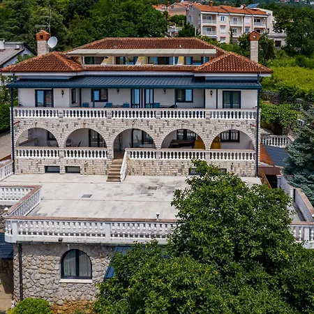 Villa Residence Icici Vendégház