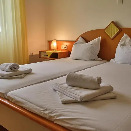 Pensionat Villa Residence Icici