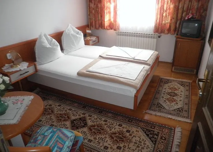 Villa Residence Icici Pensjonat